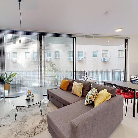Comfortable Apartment With Balcony By Holyguest テル・アビブ エクステリア 写真
