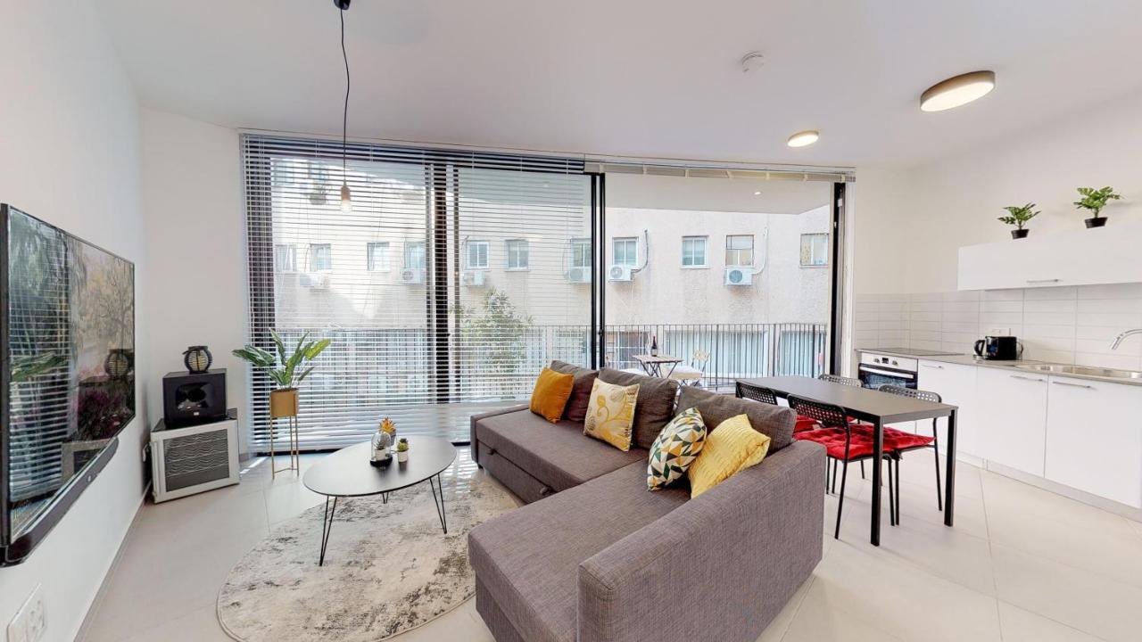 Comfortable Apartment With Balcony By Holyguest テル・アビブ エクステリア 写真