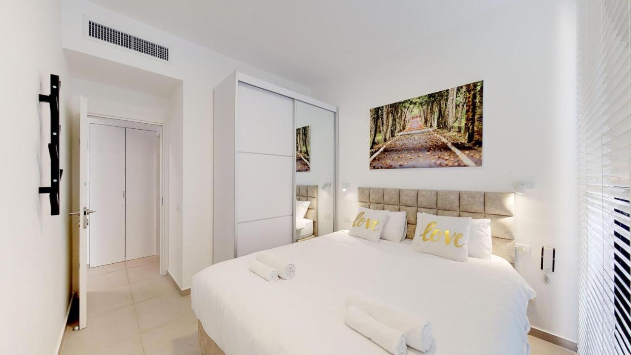 Comfortable Apartment With Balcony By Holyguest テル・アビブ エクステリア 写真