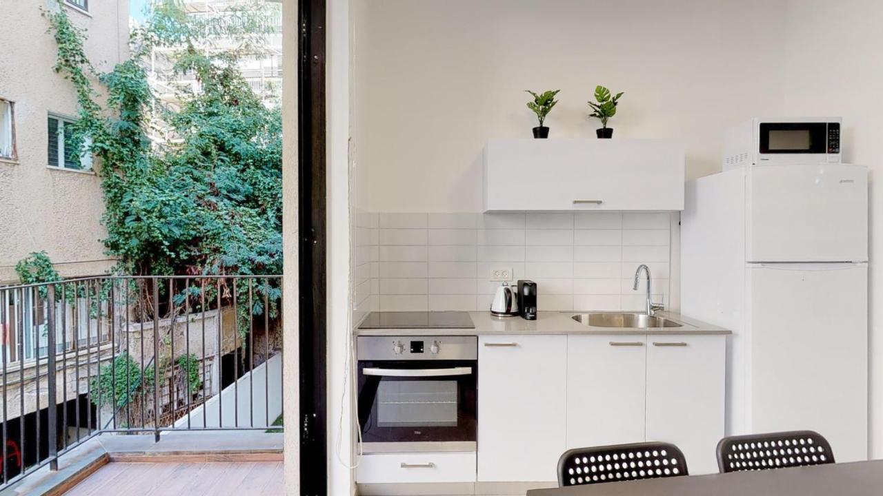 Comfortable Apartment With Balcony By Holyguest テル・アビブ エクステリア 写真