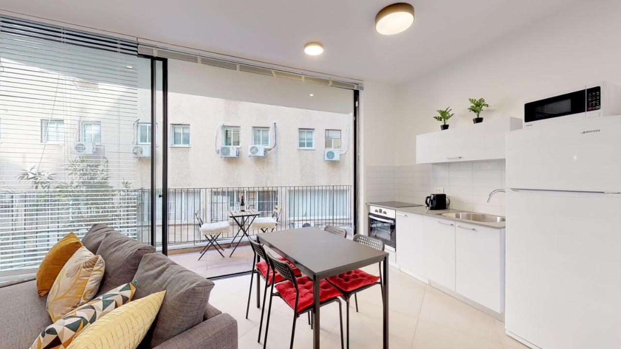 Comfortable Apartment With Balcony By Holyguest テル・アビブ エクステリア 写真